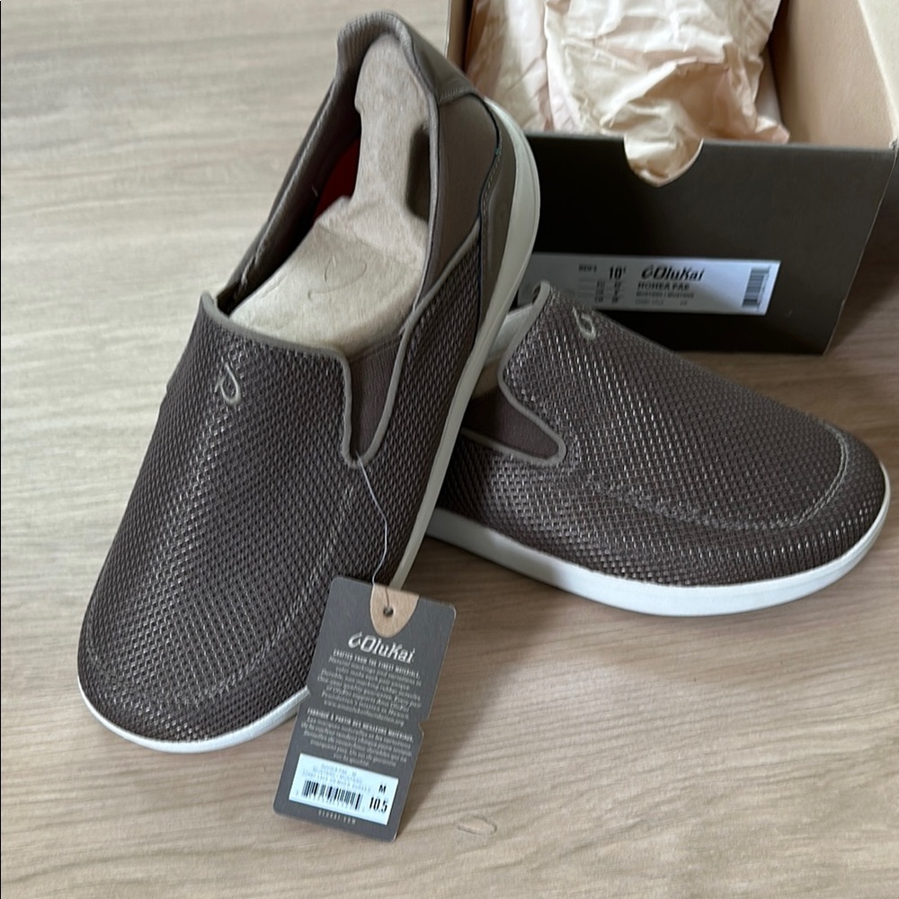 OluKai Men’s Nohea Pae Slip-On Shoes- Mustang (Brown)- size 10.5- NEW